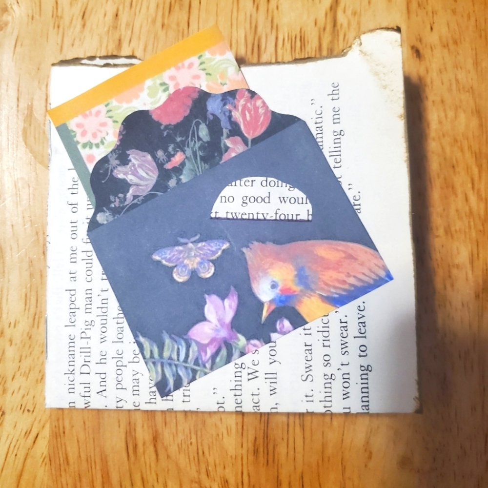 😀 HAND CRAFTED bookpage folio with ephemera